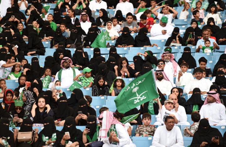 السعودية نحو العلمانية باستثناء مكة والمدينة بقلم الإقتصاد