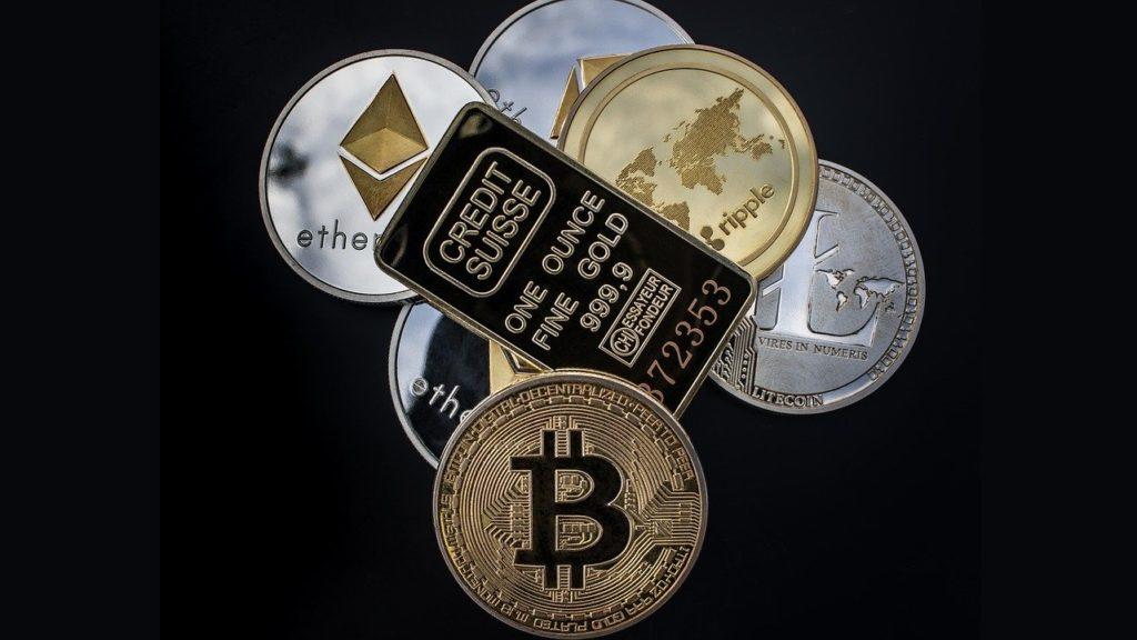 بيتكوين تحلق مع الذهب والفضة والهدف 15000 دولار
