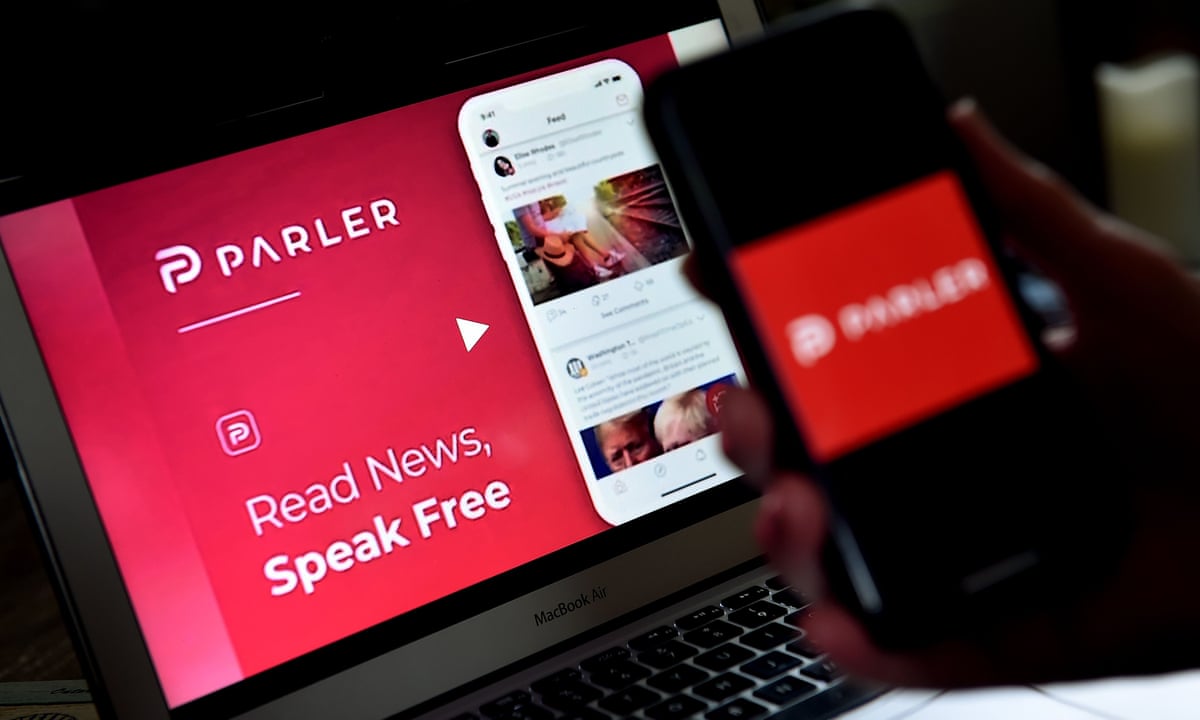الحرب على شبكة Parler الاجتماعية: ملاذ نظرية المؤامرة