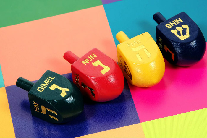 لعبة spin a dreidel أو بلبل الحانوكا اليهودي
