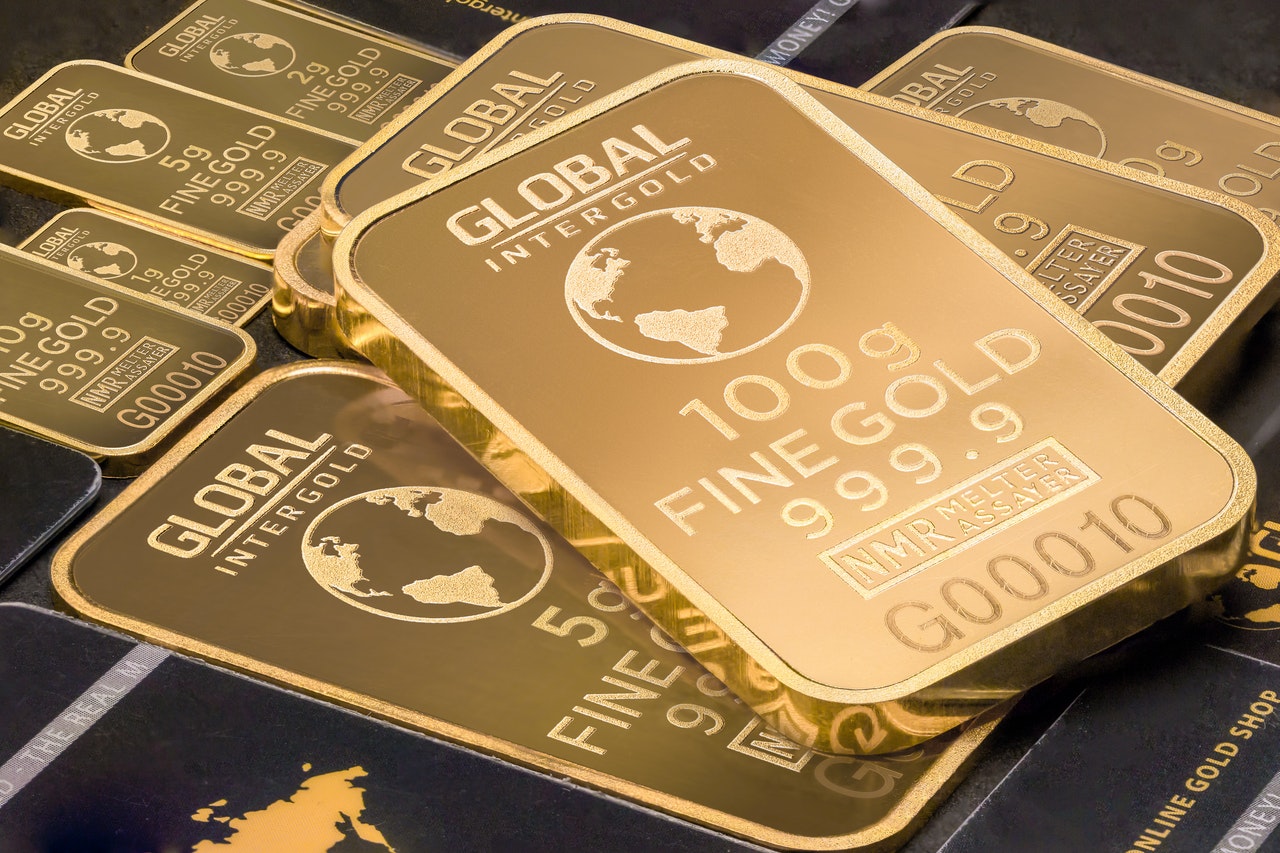 ما هو تأثير سعر الفائدة على الذهب ومتى يرتفع السعر أو ينخفض؟