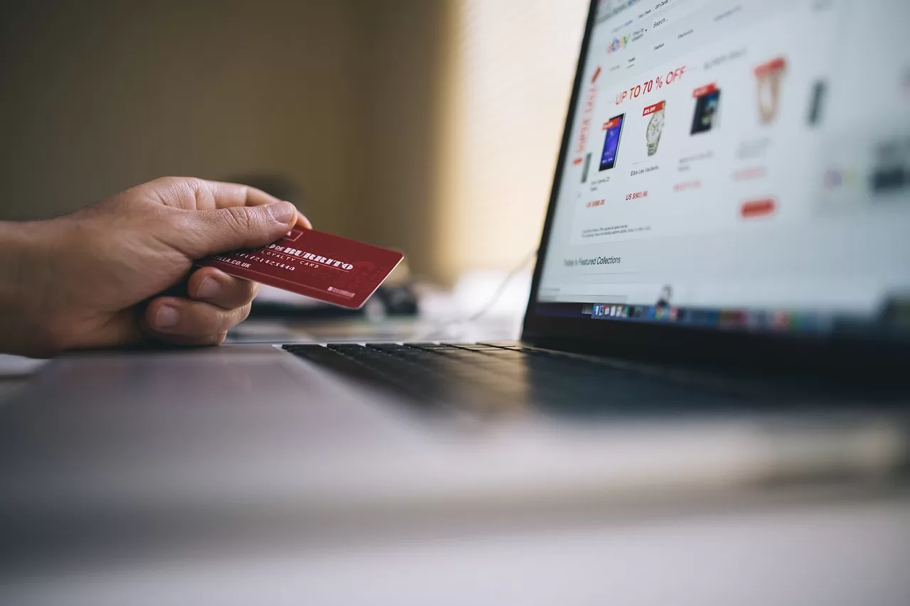 عدد الزيارات التي تحتاجها للحصول على أول مبيعة عبر الإنترنت