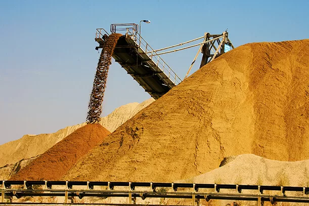 ما هو الفوسفات وفيما يستخدم الفوسفور وعلاقته مع حجر الفلاسفة؟