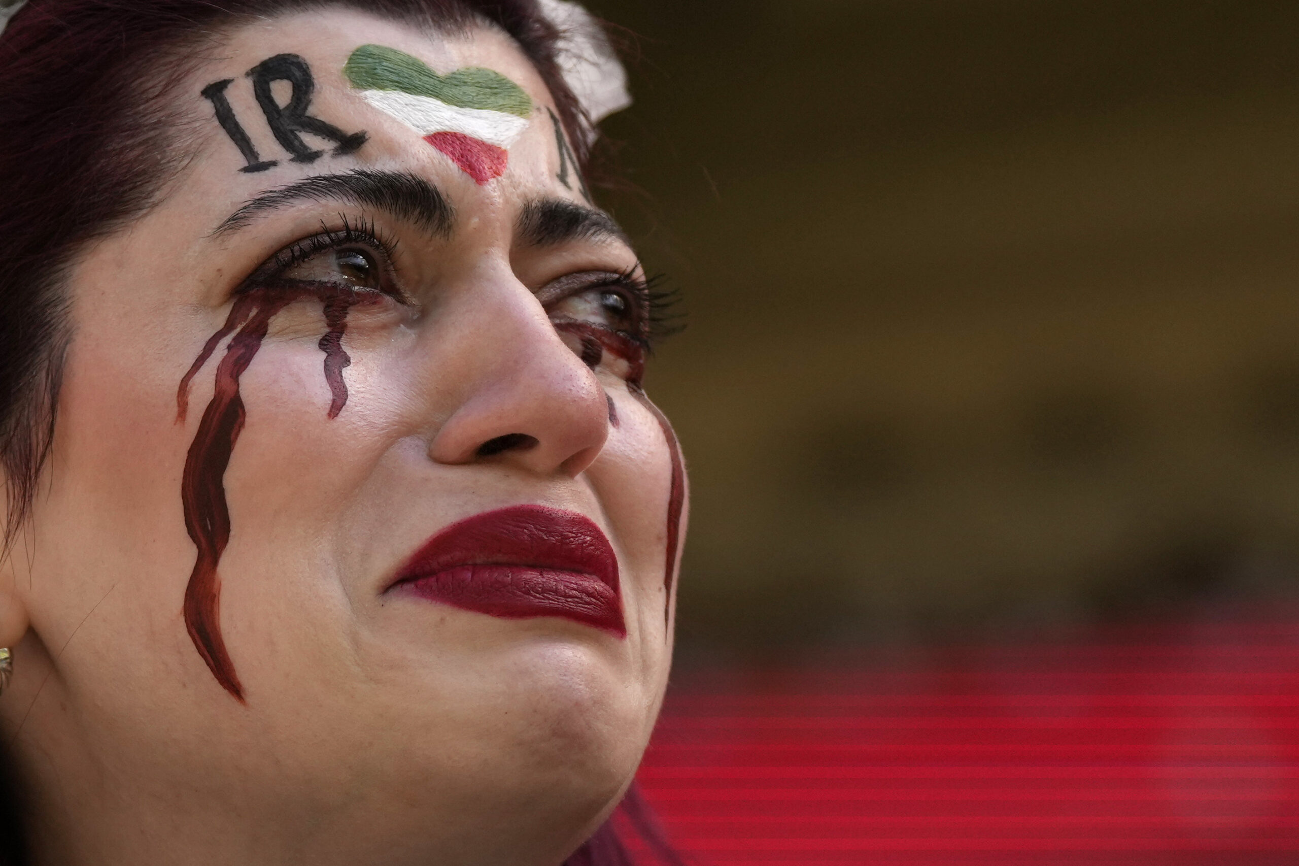 ثورة ايران وتمرد الأبناء ضد الحجاب والحكم الديني