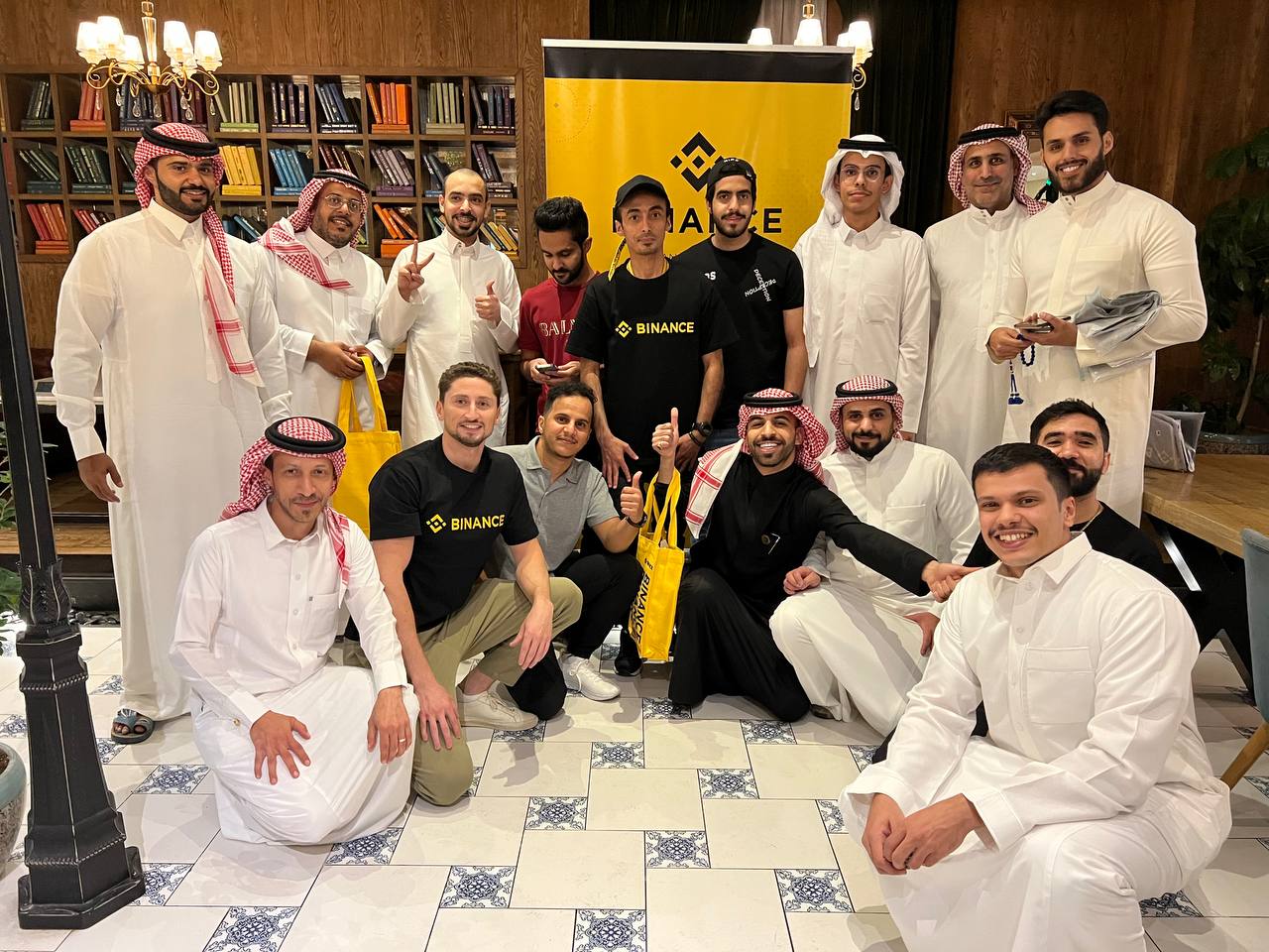 هل منصة بينانس معتمدة في السعودية والشرق الأوسط؟