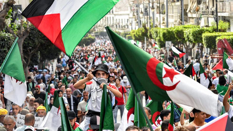 لهذا السبب مظاهرات نصرة فلسطين ممنوعة في الجزائر