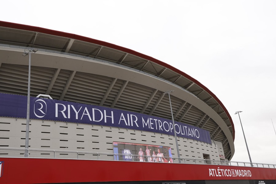 هل تستحوذ السعودية على أتلتيكو مدريد بعد تغيير اسم الملعب؟