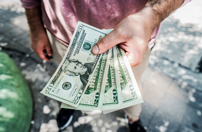 انهيار الدولار؟ أدنى مستوى منذ 3 سنوات لكن الحقيقة مختلفة