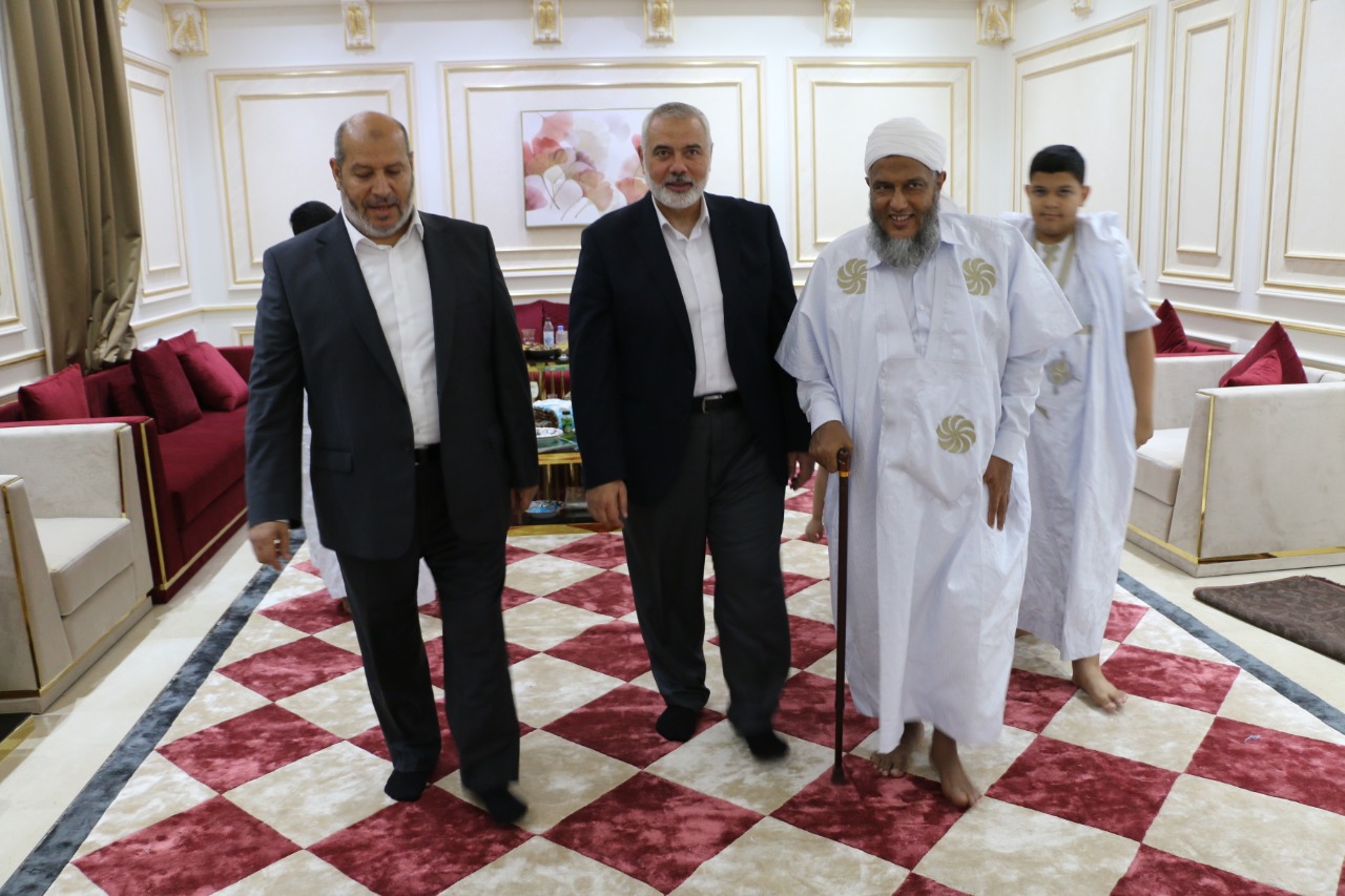 دور الشيخ الددو في فضيحة استيلاء وقف الأمة على تبرعات غزة