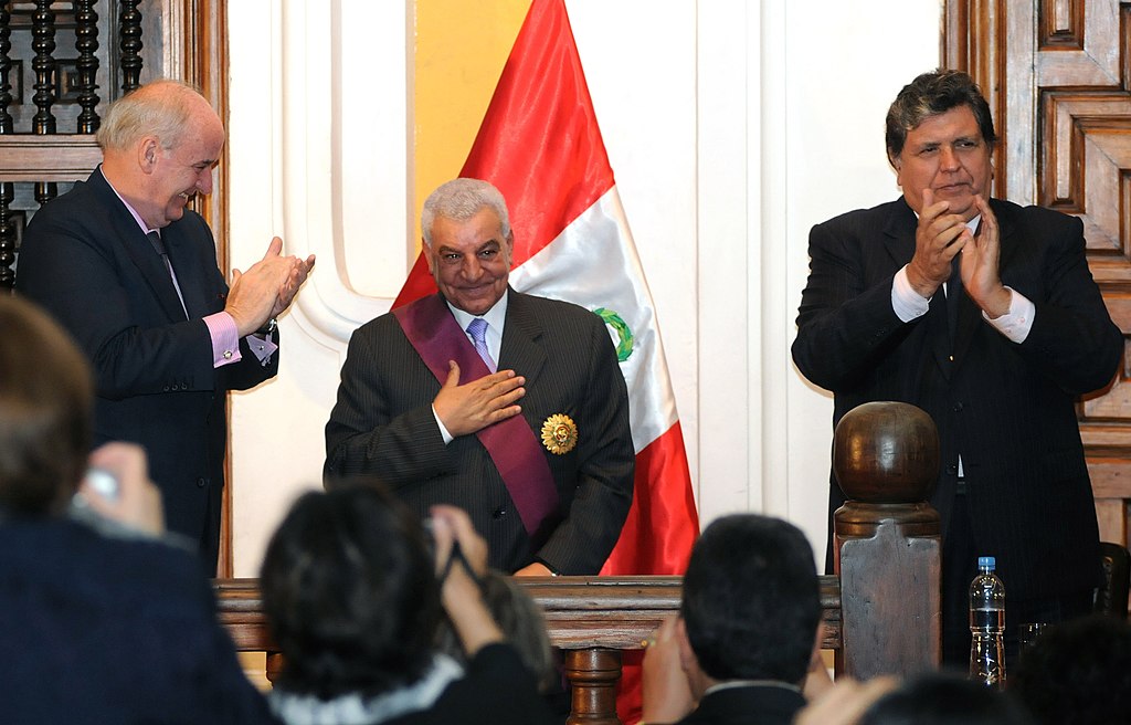 زاهي حواس يفضح أكاذيب الأديان عن الفراعنة