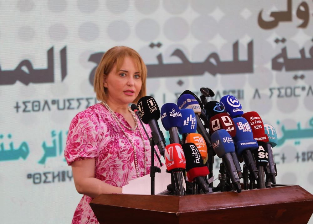 من يحكم الجزائر حاليا؟ إنها الدكتورة ابتسام حملاوي